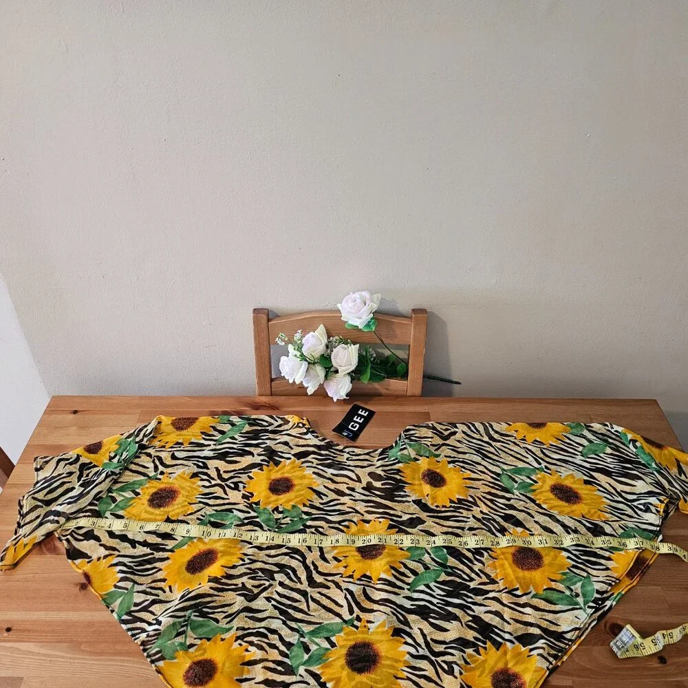 J GEE - Vintage Triangular Shawl Wrap Sunflowers Women Black - Picture 2 of 10